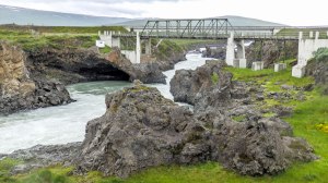 Islande à vélo 2014, pont à Godafoss