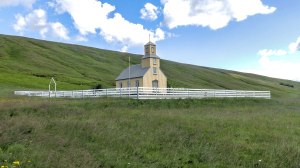 Islande à vélo 2014, église avant l'arrivée sur la piste F35