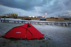 Campement de Grindavik, en Islande à vélo en hiver
