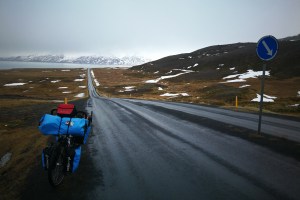 Route Nord de l'Islande, en islande à vélo en hiver
