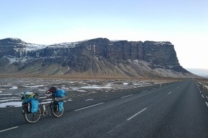 route numéro un, en islande à vélo en hiver