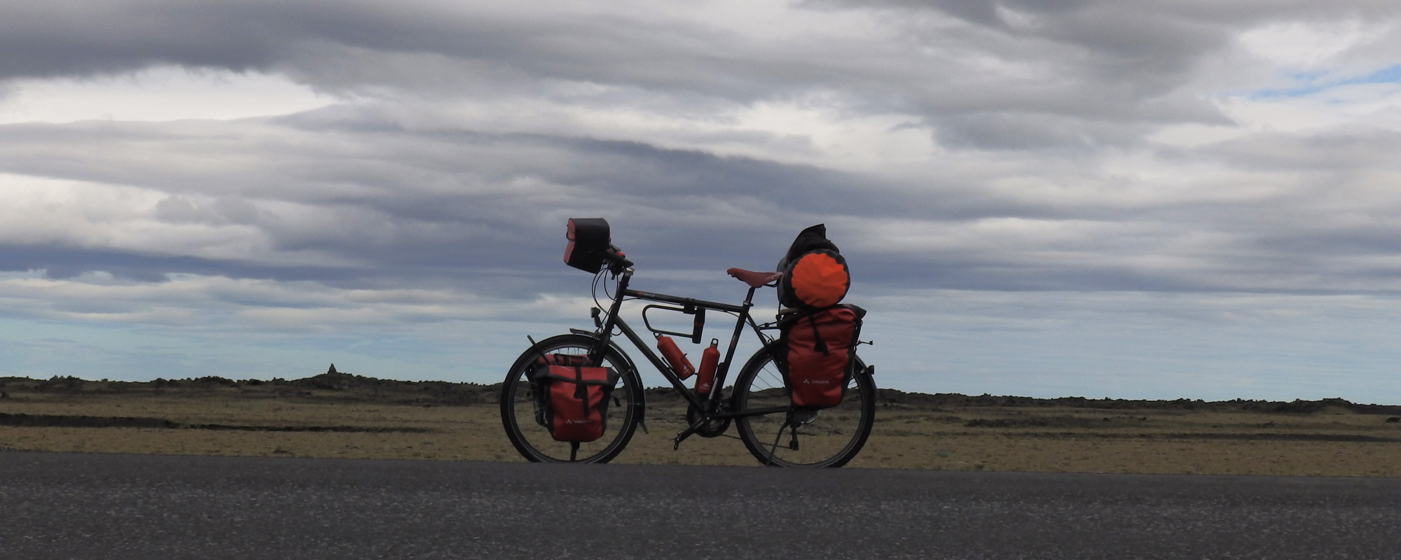 Sur la route n°1 en Islande à vélo en 2014 dans le Sud, en direction de l'Est